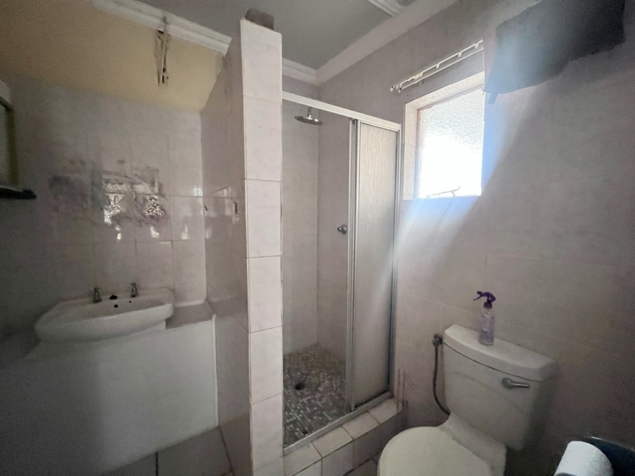 4 Bedroom Property for Sale in Generaal De Wet Free State